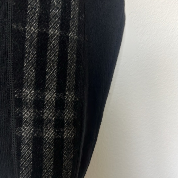 Burberry  black zip front patch elbow black sweater Size Men’s XL - Picture 2 of 9